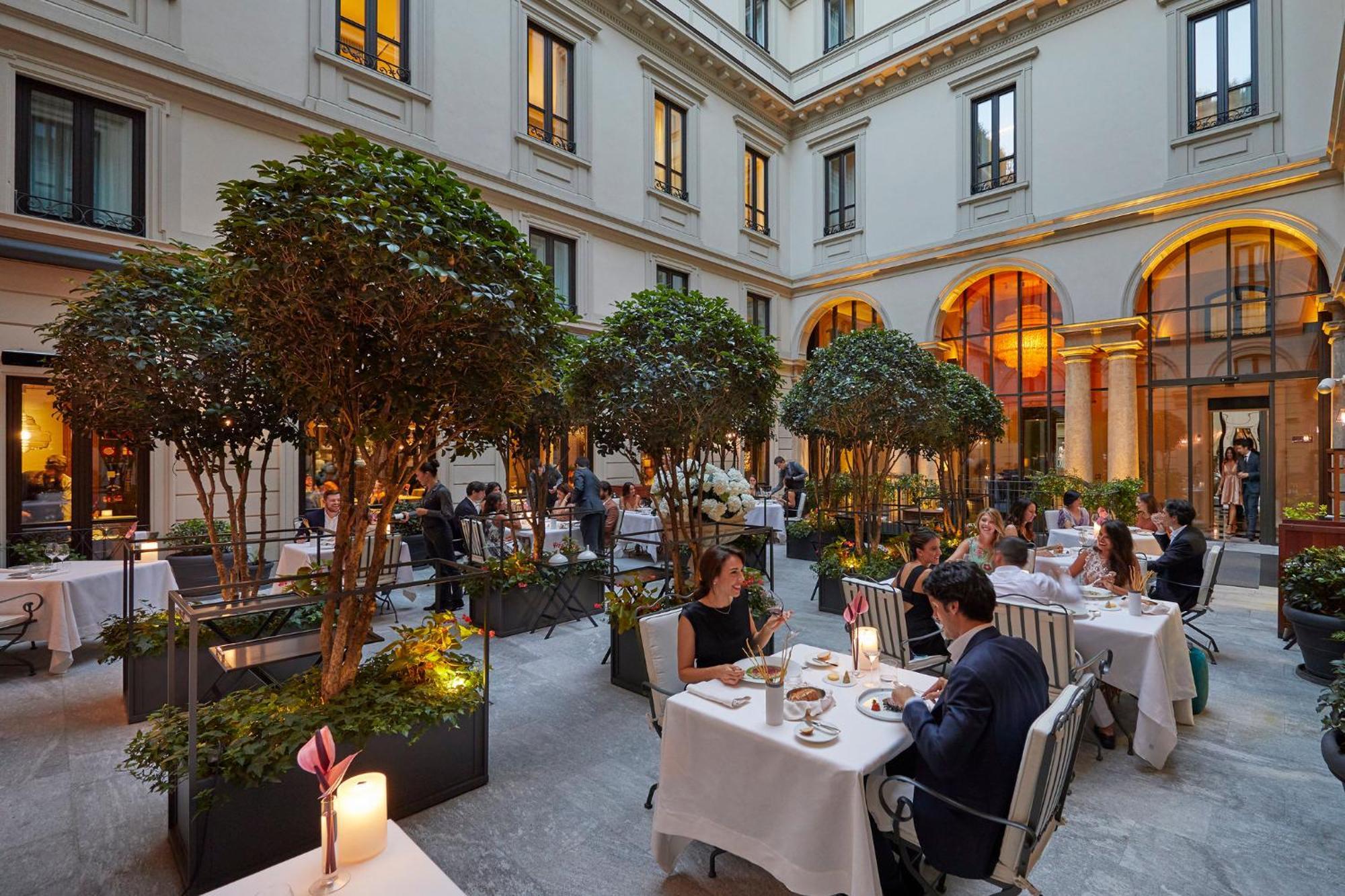 Hotel Mandarin Oriental, Milano Esterno foto